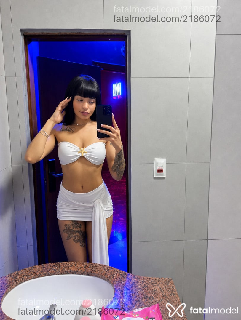 Acompanhante mulher com cabelo castanho de olhos castanhos - Sarah Bratz