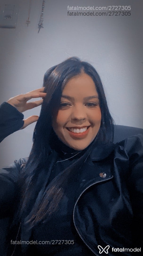 Acompanhante mulher morena (o) de olhos mel - Isadora