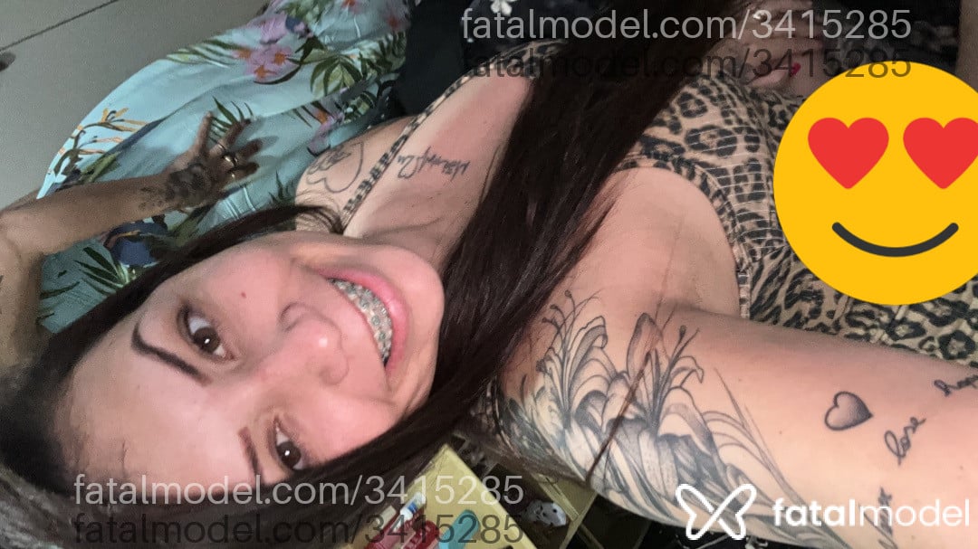 Acompanhante mulher morena (o) de olhos castanhos - Bruna