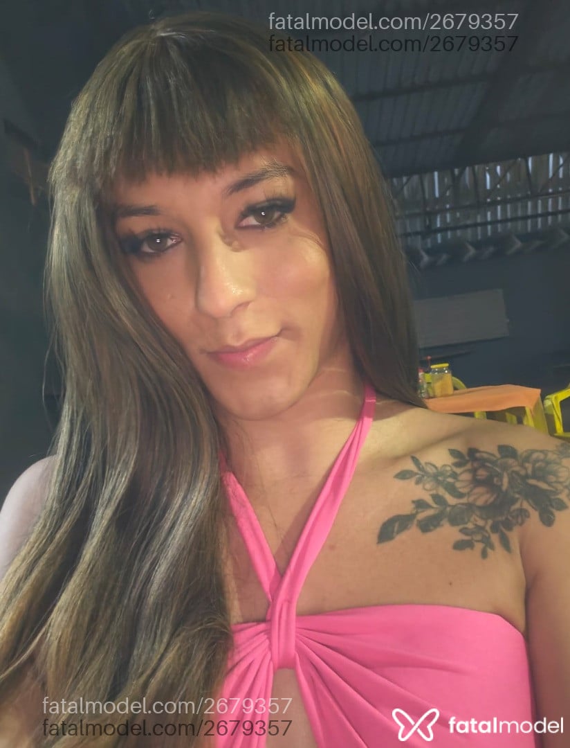 Acompanhante mulher trans ruiva (o) de olhos verdes - Agatha Manuela