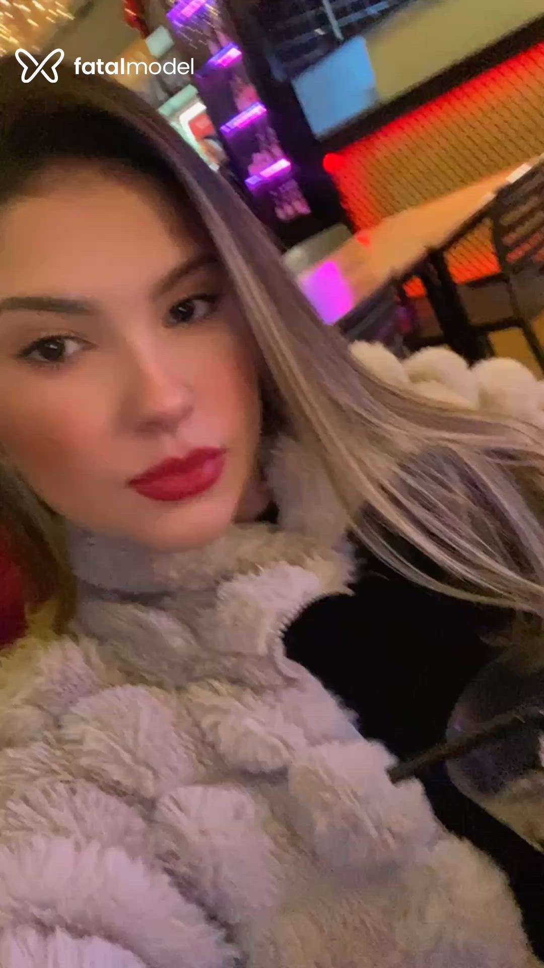 Acompanhante mulher morena (o) de olhos castanhos - Bela Souza