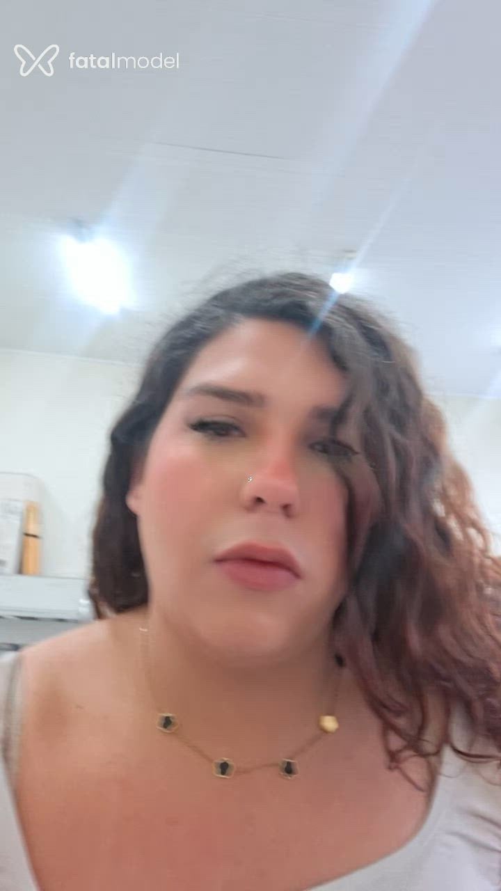 Acompanhante mulher trans morena (o) de olhos castanhos - Melissa