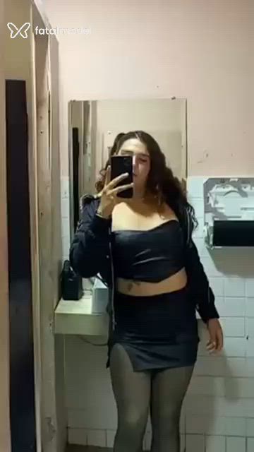 Acompanhante mulher trans morena (o) de olhos castanhos - Melissa