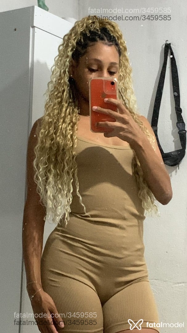 Acompanhante mulher morena (o) de olhos castanhos - Eduarda