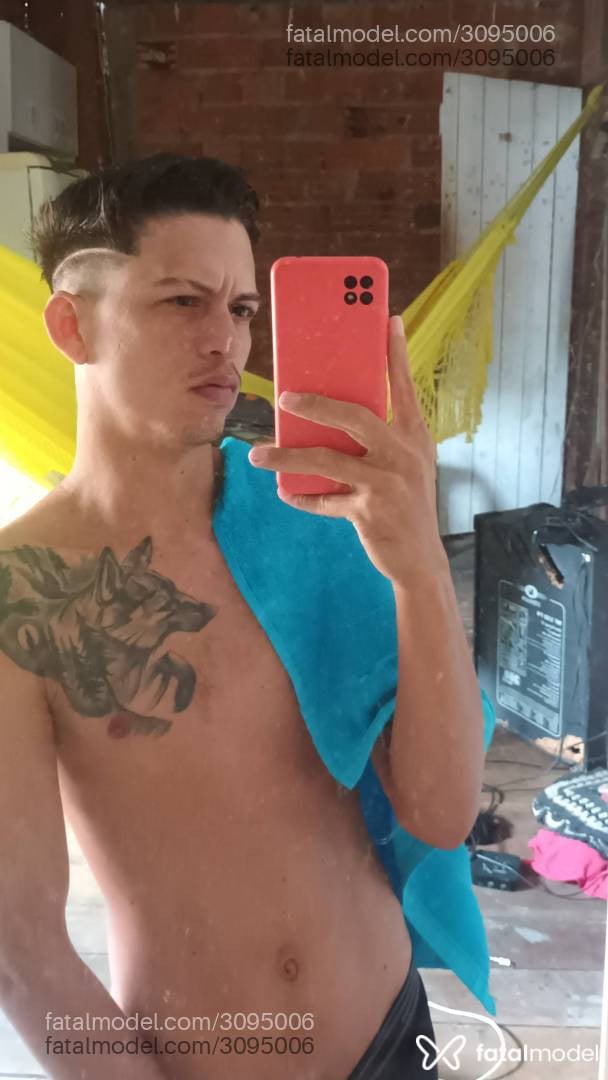 Acompanhante homem com cabelo castanho de olhos castanhos em Belém - Otavio