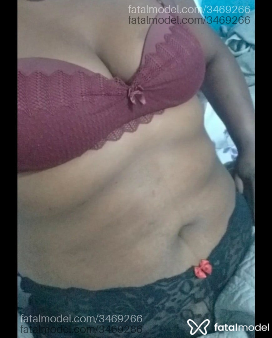 Acompanhante mulher morena (o) de olhos pretos - Vimisterio