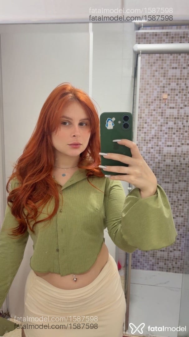 Acompanhante mulher ruiva (o) de olhos mel - Jade Miller