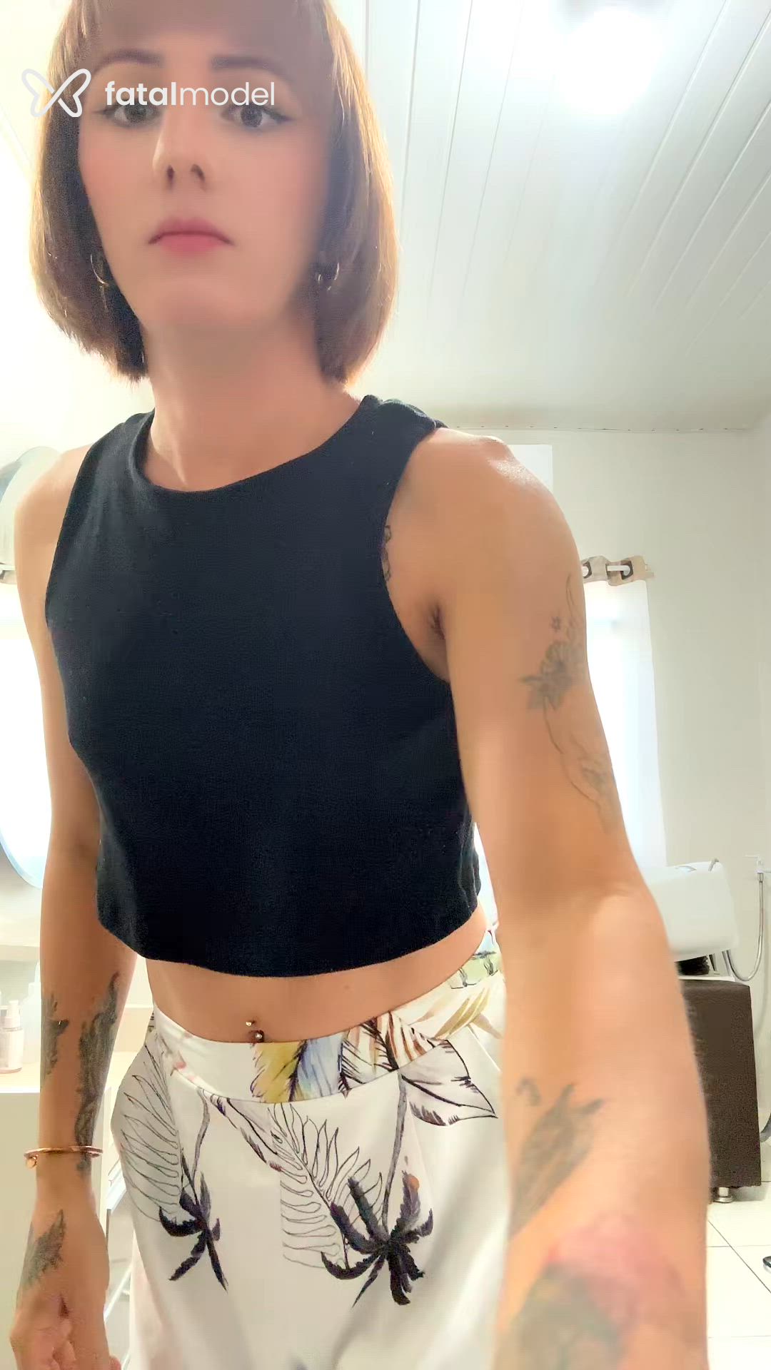 Acompanhante mulher trans ruiva (o) de olhos castanhos - Andressa