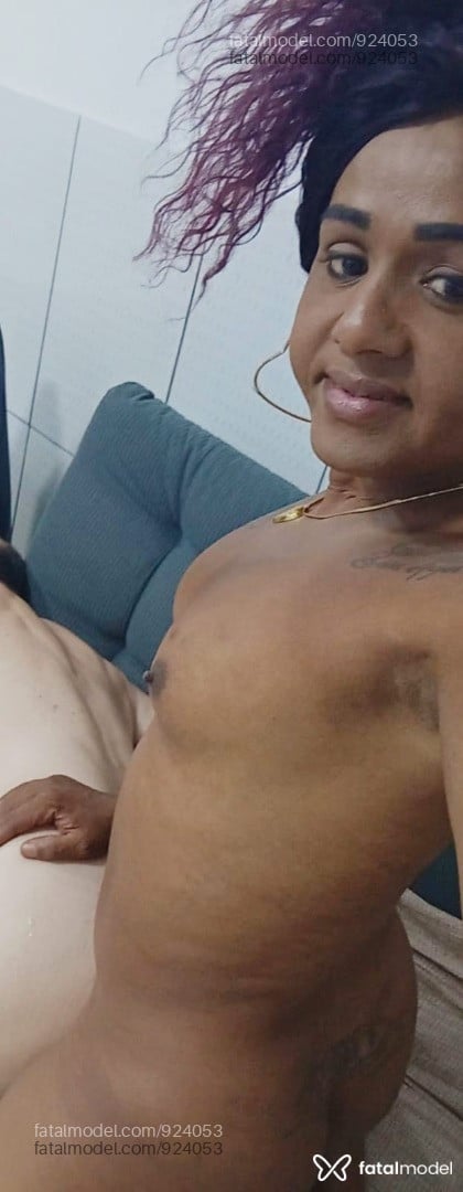 Acompanhante travesti com cabelo castanho de olhos castanhos - Erika Acompanhante travesti com cabelo castanho de olhos castanhos - Erika