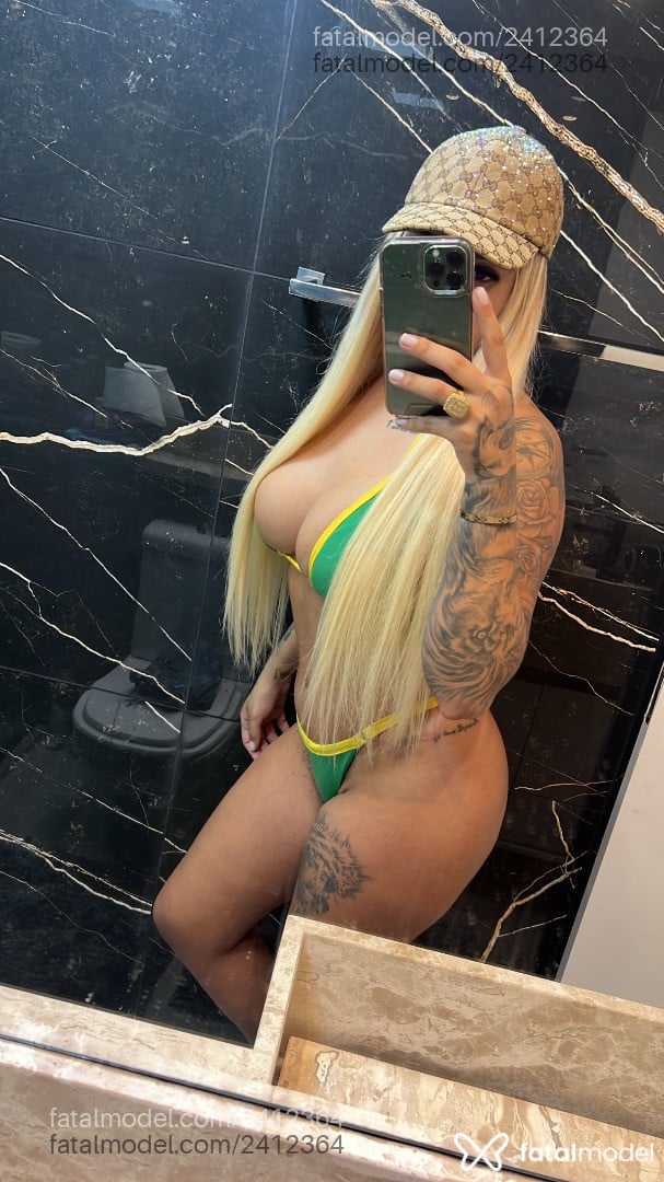 Acompanhante mulher loira (o) de olhos castanhos - Livia Alves Acompanhante mulher loira (o) de olhos castanhos - Livia Alves