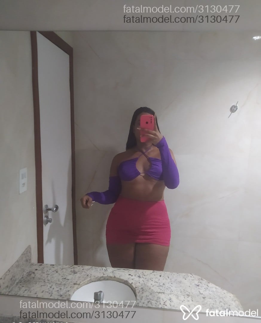 Acompanhante mulher trans morena (o) de olhos castanhos - Solzinha Almeida