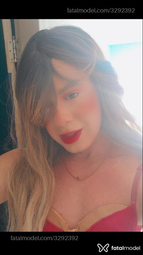 Acompanhante mulher trans morena (o) de olhos pretos - Cuceta Rosada