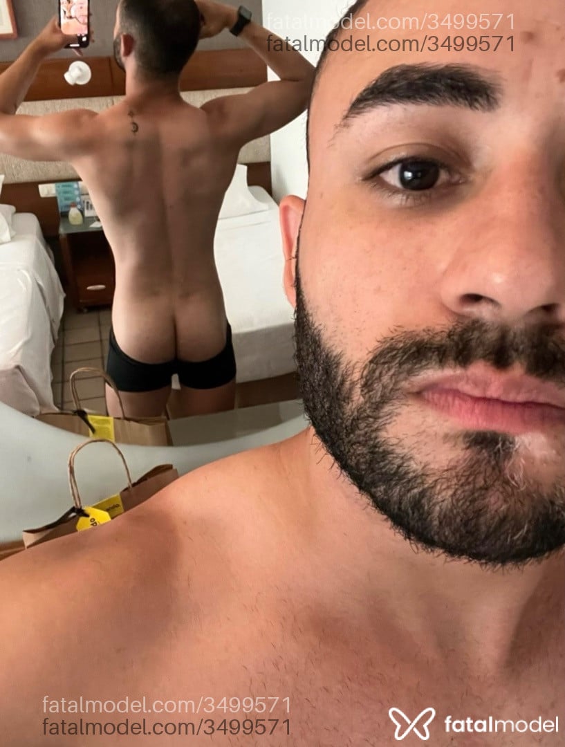 Acompanhante homem com cabelo castanho de olhos castanhos - Renato