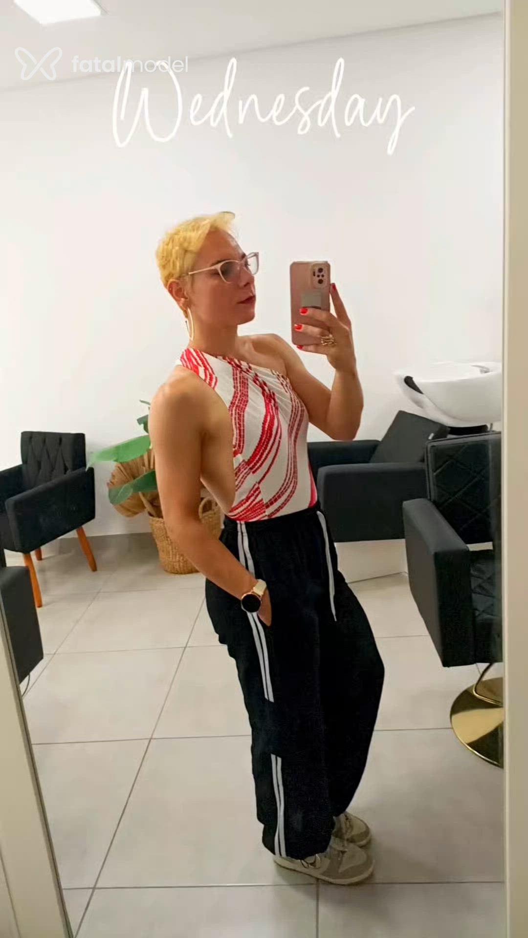 Acompanhante mulher trans morena (o) de olhos castanhos - Alexa