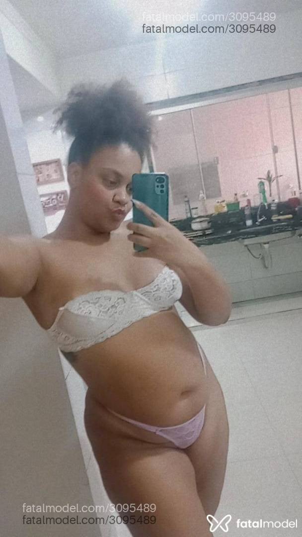 Acompanhante mulher morena (o) de olhos castanhos em Patrocínio - Thata Sobral