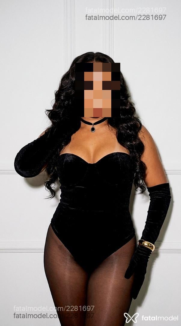Acompanhante mulher morena (o) de olhos castanhos - Naina