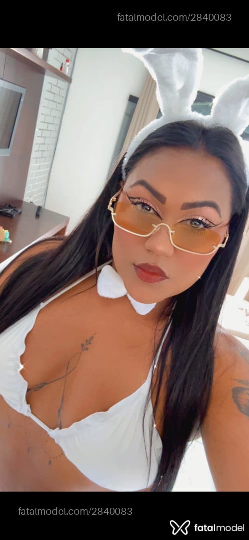Acompanhante mulher morena (o) de olhos castanhos - Amanda