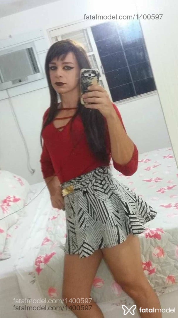 Acompanhante homem com cabelo castanho de olhos castanhos - Nadhya Brucielen Acompanhante homem com cabelo castanho de olhos castanhos - Nadhya Brucielen