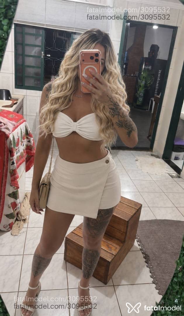 Acompanhante mulher loira (o) de olhos castanhos em Uberaba Acompanhante mulher loira (o) de olhos castanhos em Uberaba - Dani