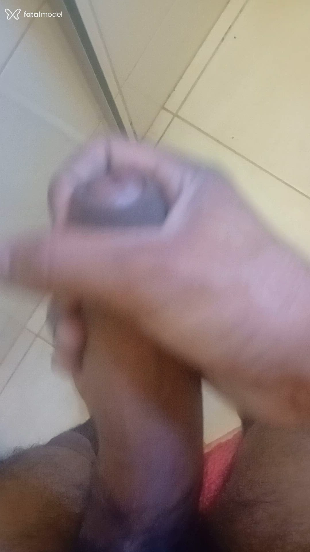 Acompanhante homem com cabelo castanho de olhos pretos - Lucas Acompanhante homem com cabelo castanho de olhos pretos - Lucas