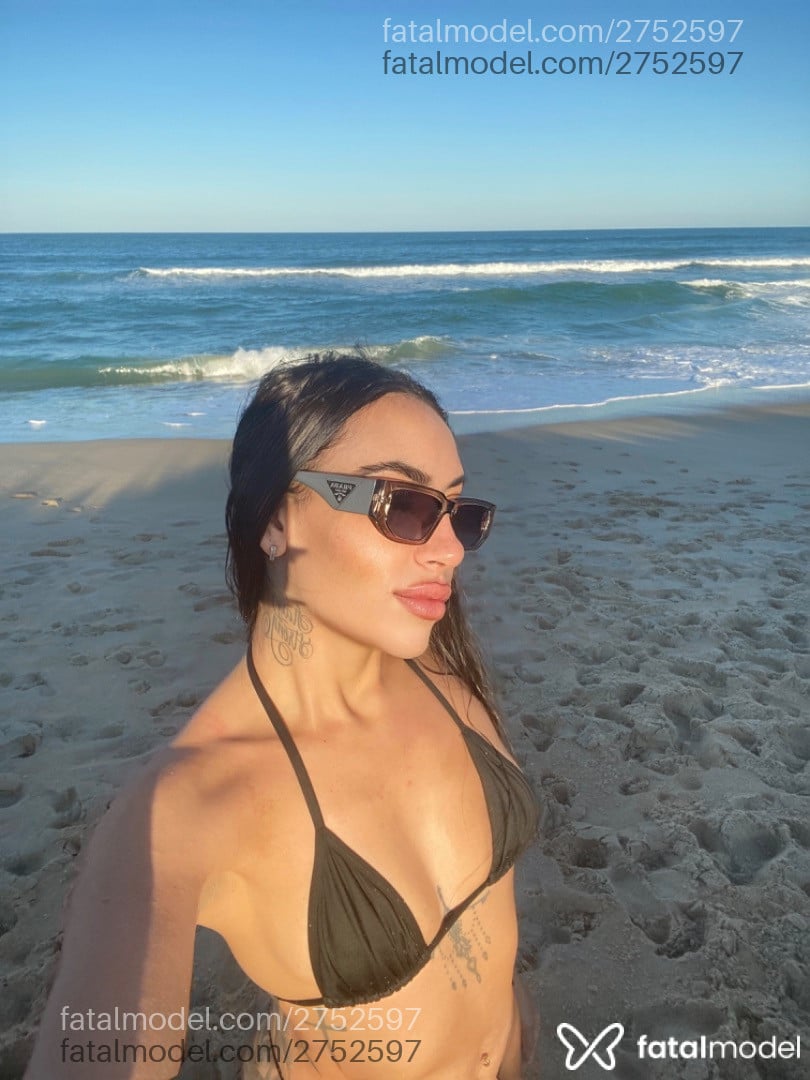 Acompanhante mulher morena (o) de olhos mel - Nicoly