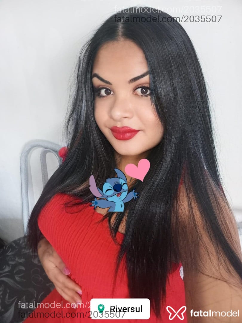 Acompanhante mulher trans morena (o) de olhos pretos - Morena