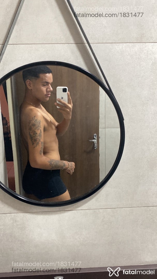 Acompanhante homem morena (o) de olhos castanhos - Gabriel