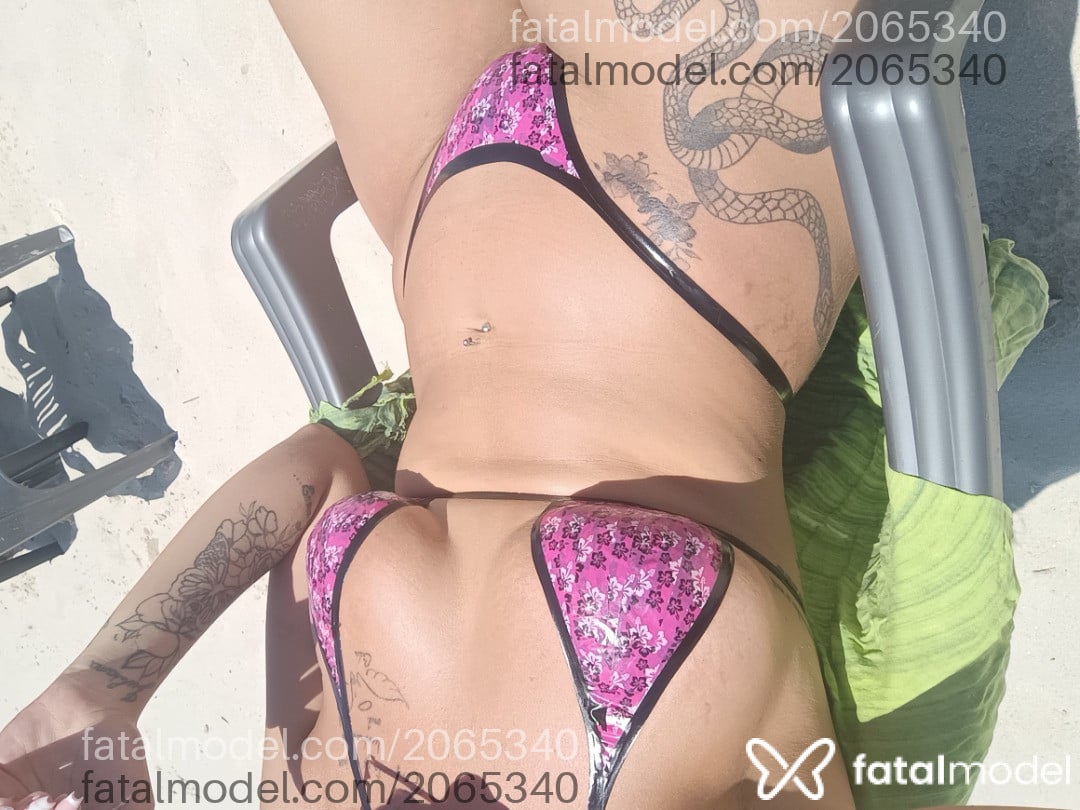 Acompanhante mulher com cabelo castanho de olhos mel - Thais