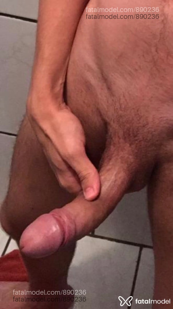 Acompanhante homem com cabelo castanho de olhos castanhos - gustavo ricardo
