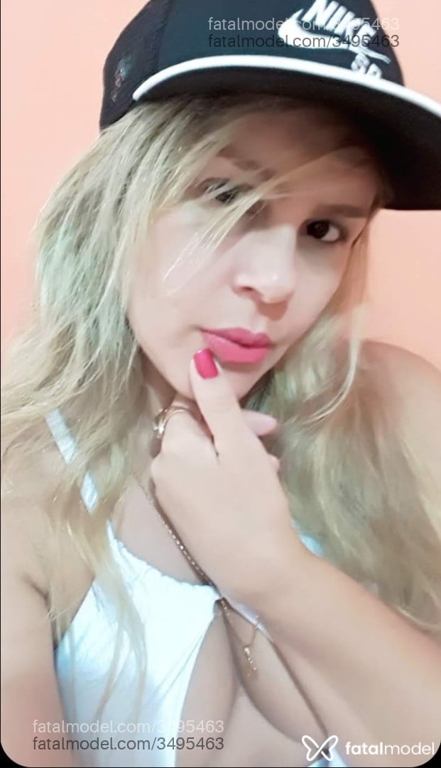 Acompanhante mulher loira (o) de olhos pretos - Paula