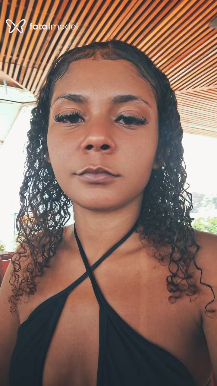 Acompanhante mulher morena (o) de olhos pretos - Julia Silva