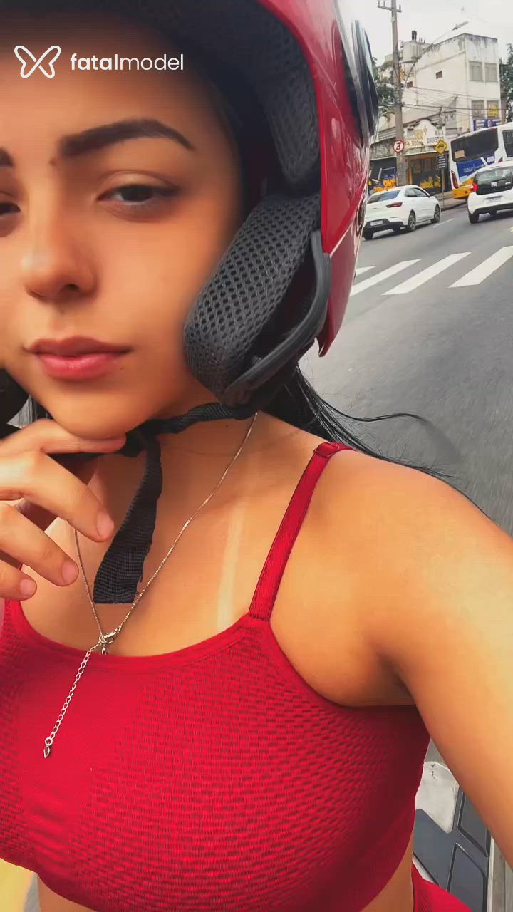 Acompanhante mulher morena (o) de olhos castanhos - Sophia