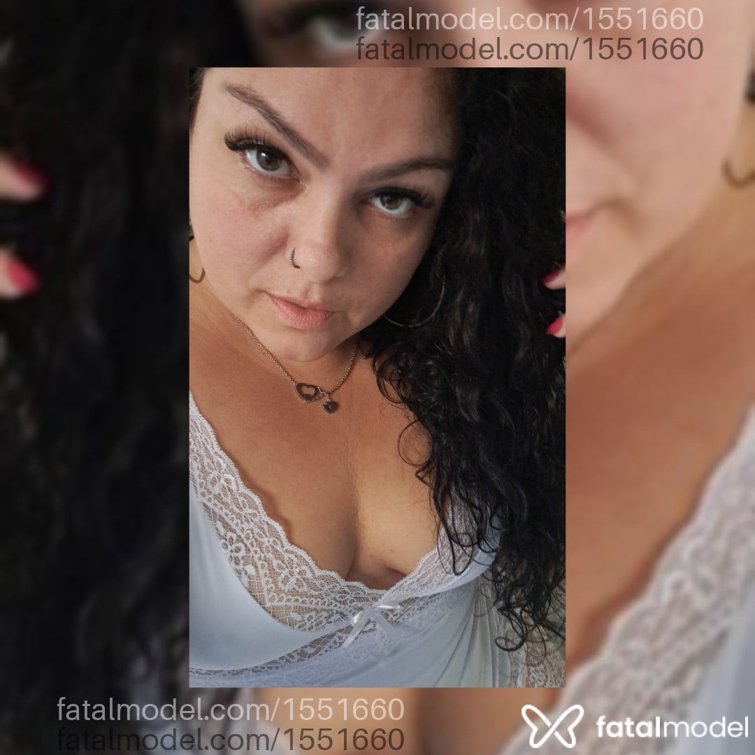 Acompanhante mulher morena (o) de olhos mel - TINA BORGES