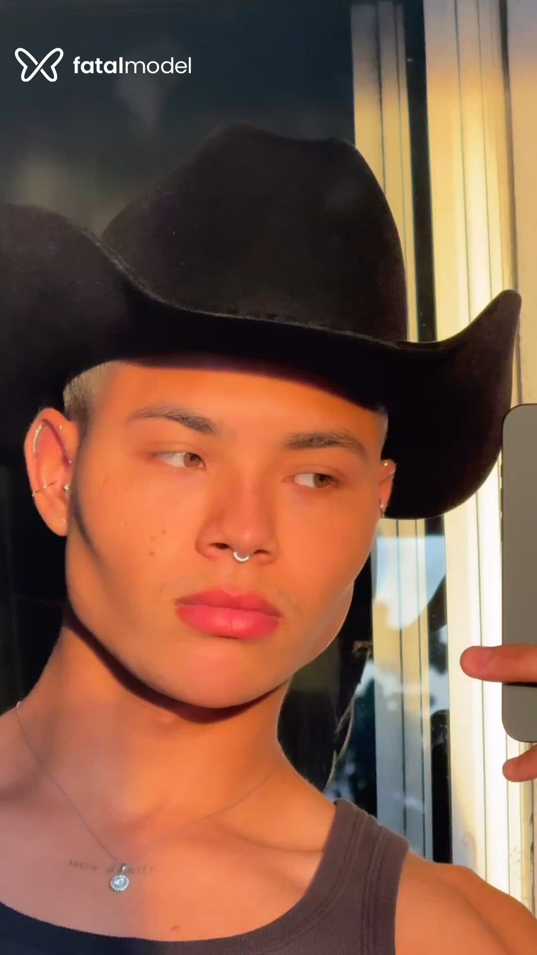 Acompanhante homem loira (o) de olhos mel - Biel