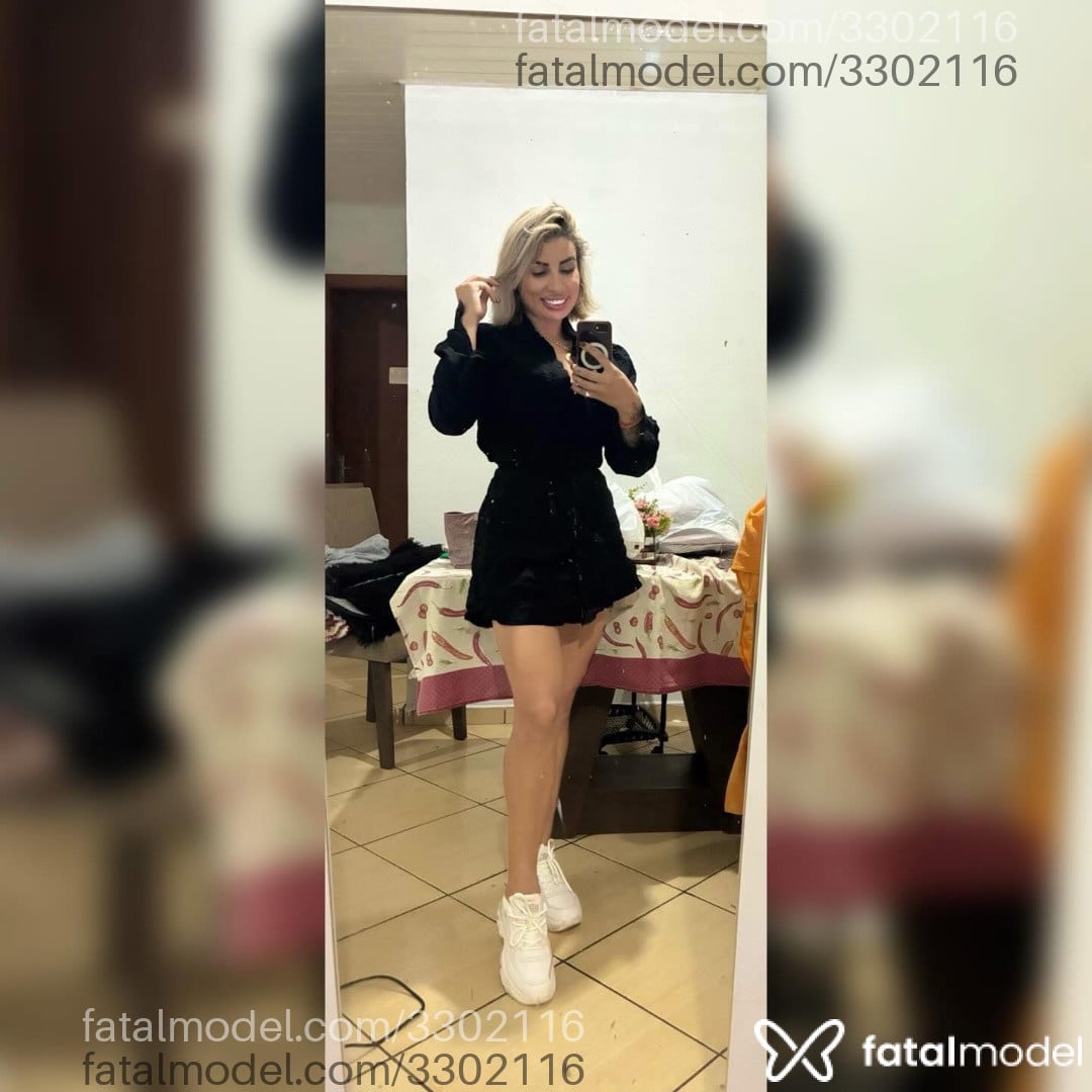 Acompanhante mulher loira (o) de olhos pretos - Bel Santos