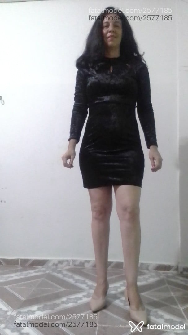 Acompanhante mulher com cabelo castanho de olhos castanhos - Lívia Rosê