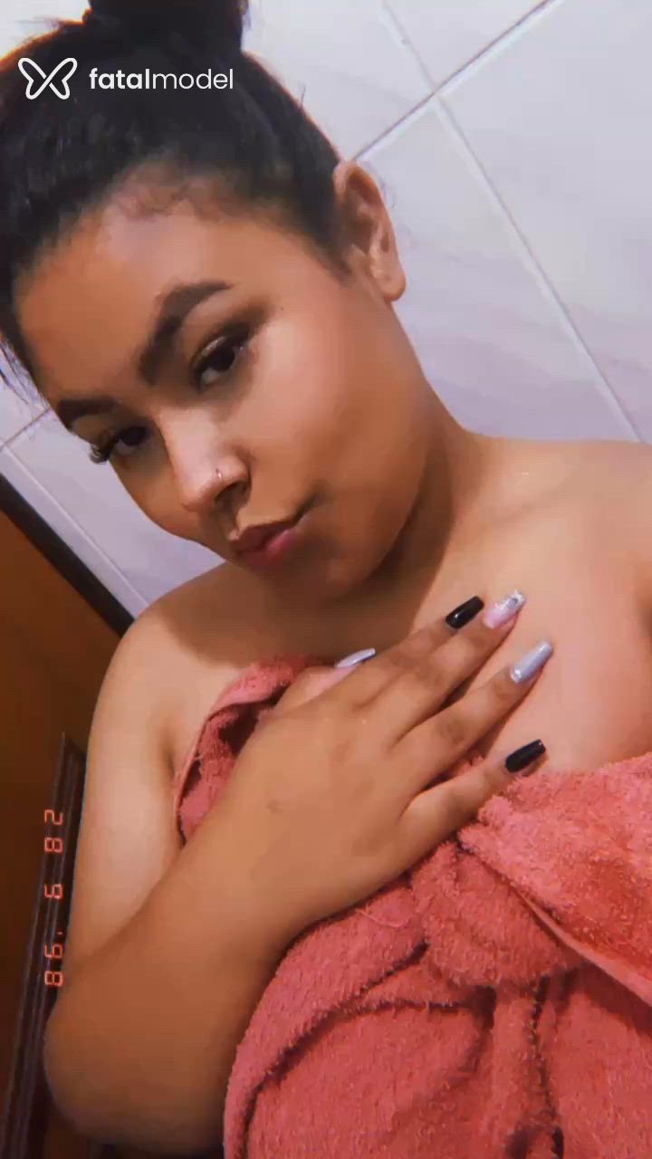 Acompanhante mulher morena (o) de olhos pretos - Lorena Martins