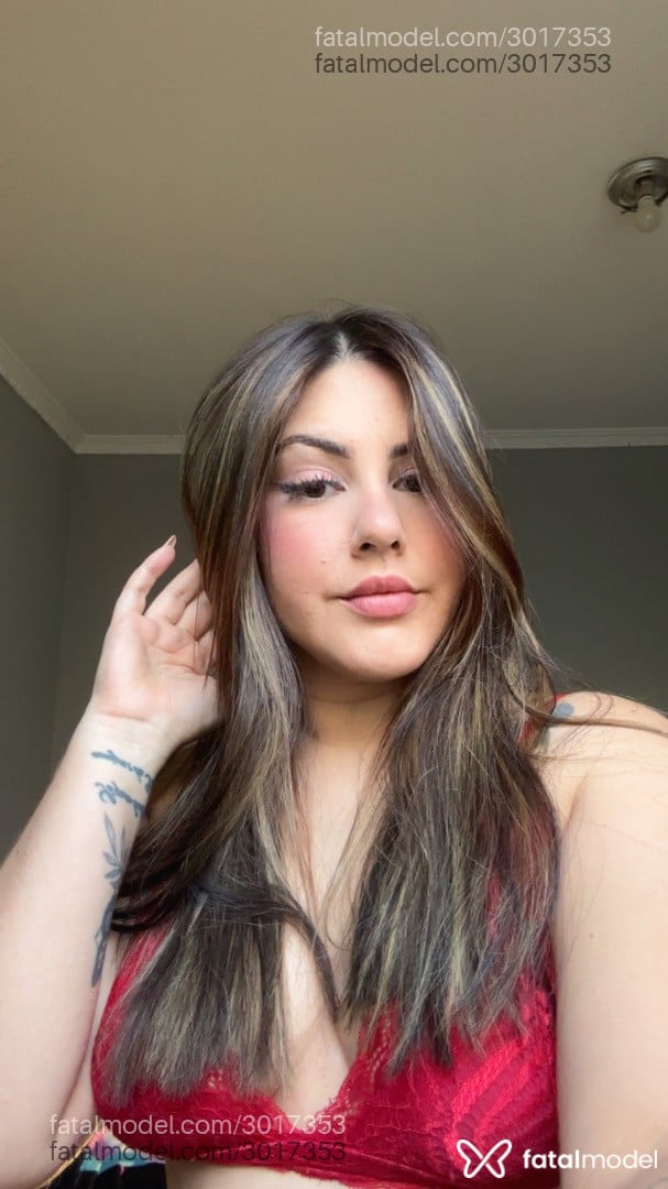 Acompanhante mulher com cabelo castanho de olhos castanhos - Gaby