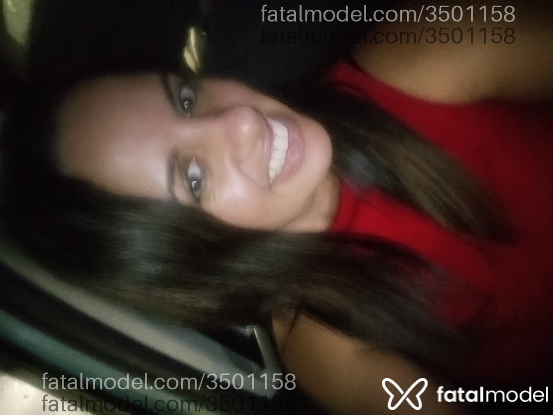Acompanhante mulher com cabelo castanho de olhos castanhos - Bianca Acompanhante mulher com cabelo castanho de olhos castanhos - Bianca