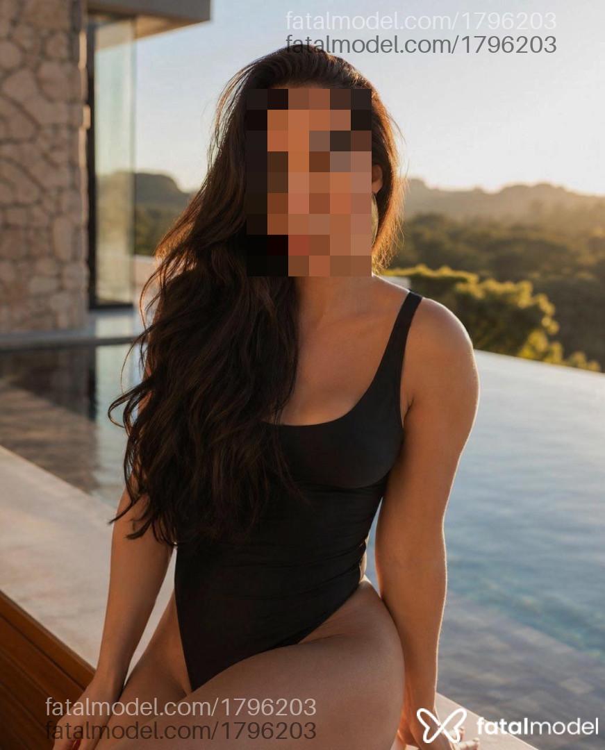Acompanhante mulher com cabelo castanho de olhos pretos - Yara