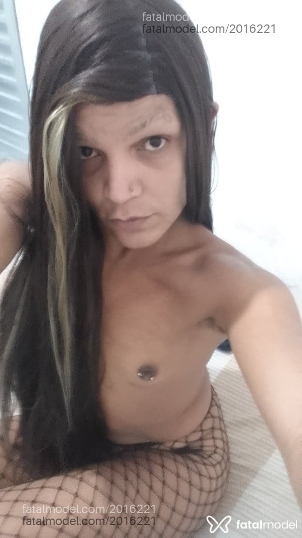 Acompanhante mulher trans morena (o) de olhos pretos - Anna Kelly