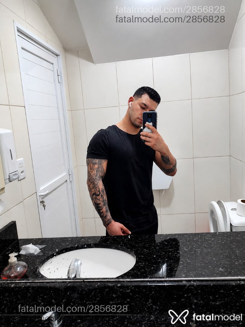 Acompanhante homem morena (o) de olhos pretos - Leandro Lopes Acompanhante homem morena (o) de olhos pretos - Leandro Lopes