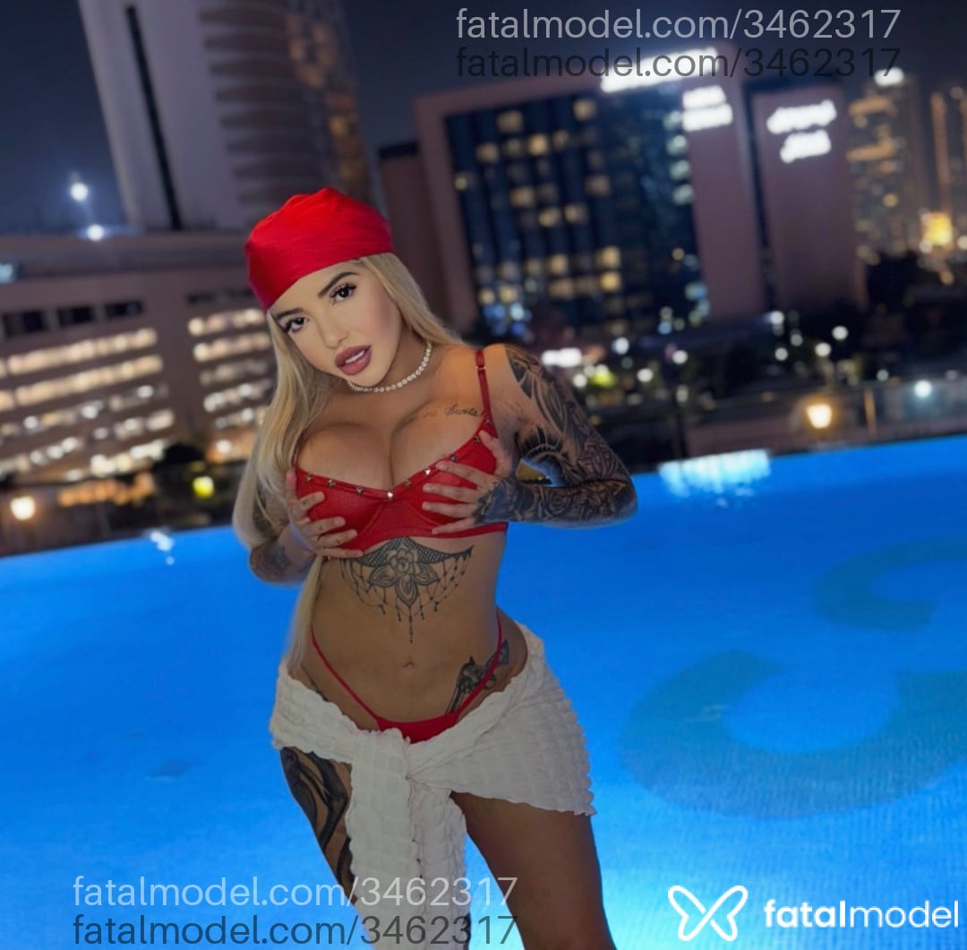 Acompanhante mulher loira (o) de olhos castanhos - Jaqueline Monteiro