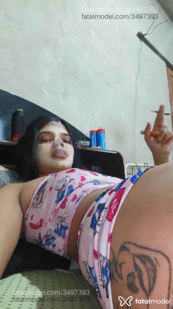 Acompanhante mulher morena (o) de olhos pretos - Maya Gabrielly