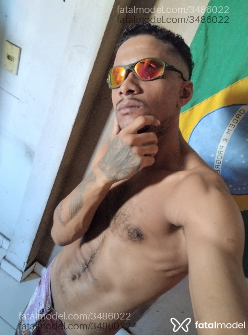 Acompanhante homem morena (o) de olhos pretos - Kevin