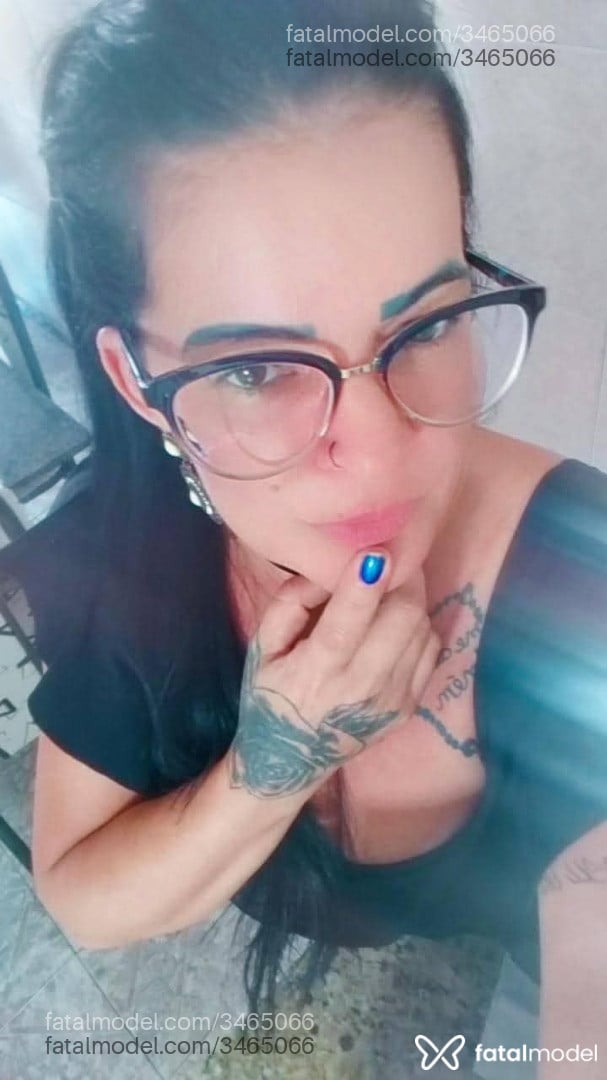 Acompanhante mulher com cabelo castanho de olhos castanhos - Patrícia