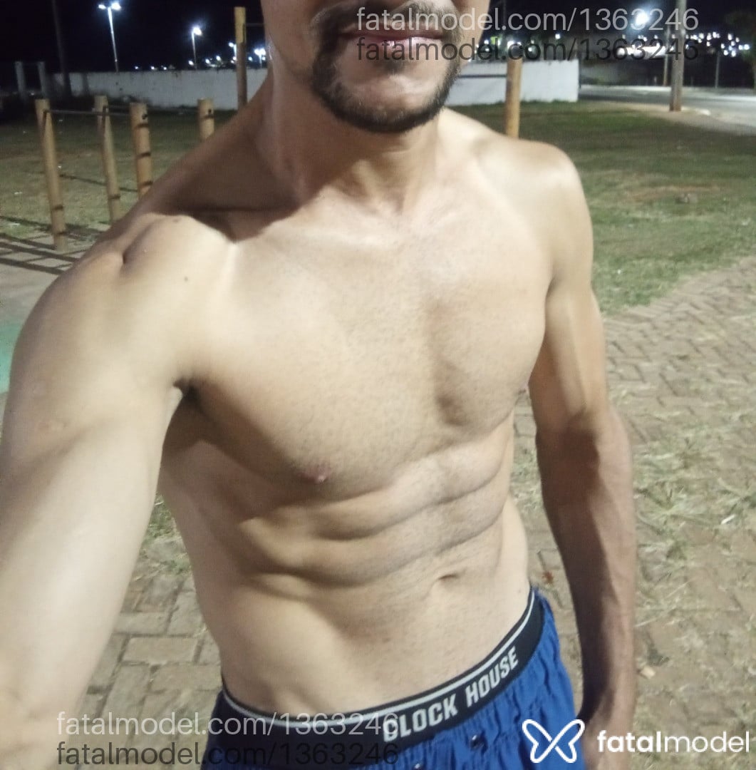Acompanhante homem morena (o) de olhos castanhos - SANTOS