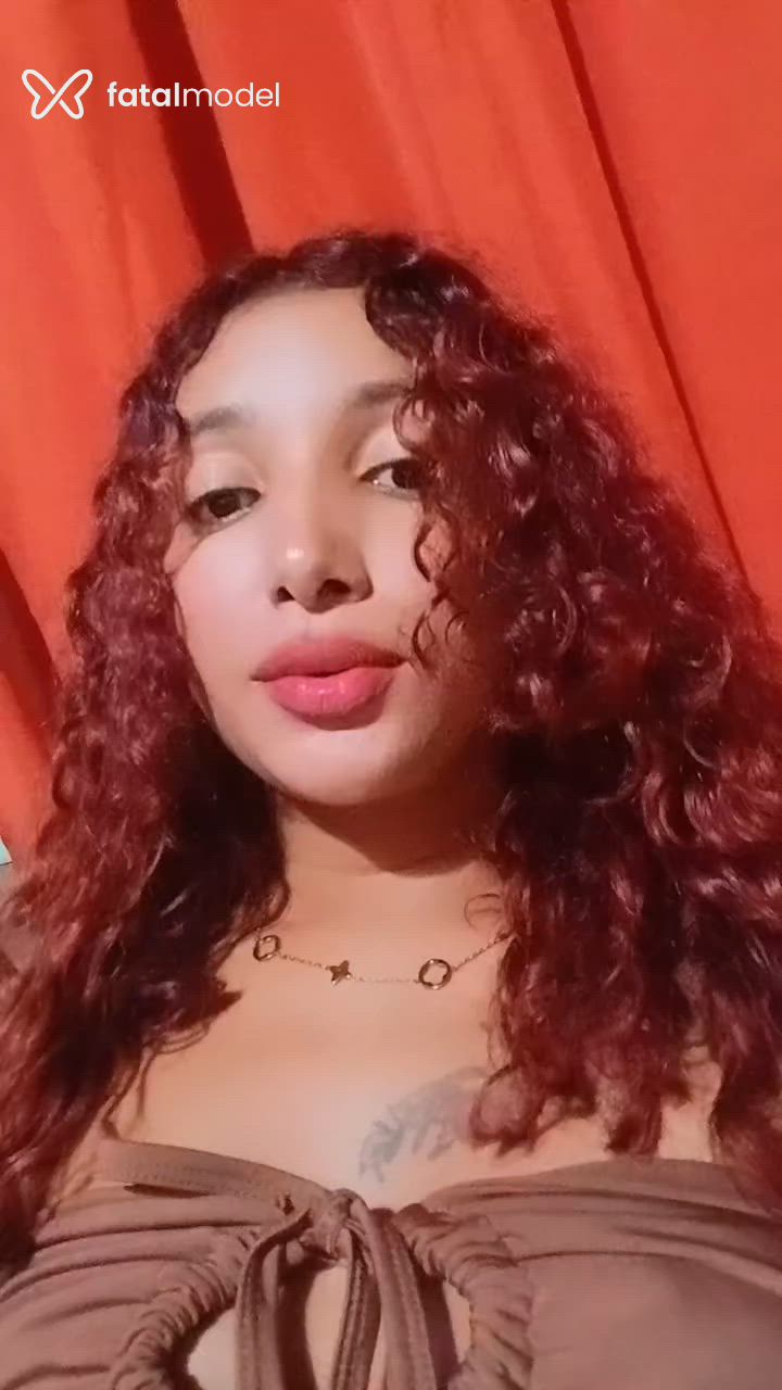 Acompanhante mulher loira (o) de olhos pretos - Emmanuelle