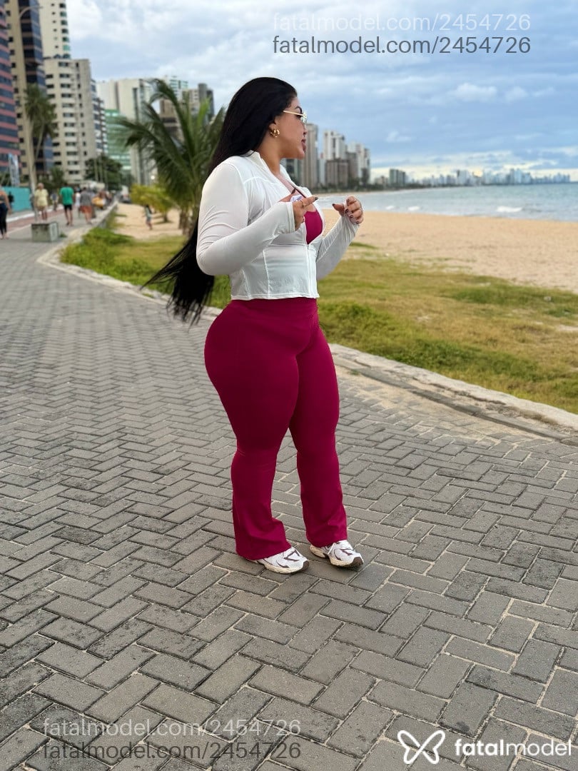 Acompanhante mulher morena (o) de olhos castanhos - Gabi