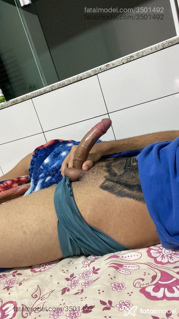 Acompanhante homem morena (o) de olhos pretos - Italo Santos Acompanhante homem morena (o) de olhos pretos - Italo Santos